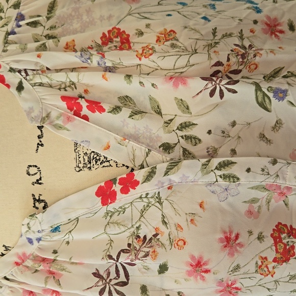 Violet + Claire floral blouse - Picture 2 of 8